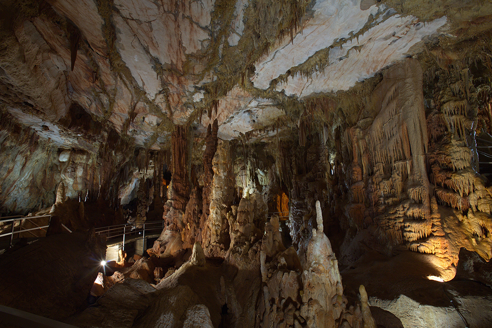 Petralona_Cave_02.jpg